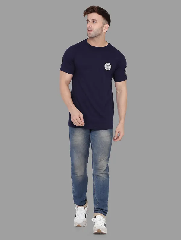 Dark_Blue_Cotton_Blend_Round_Neck_Half_Sleeve_T_Shirt_For_Men