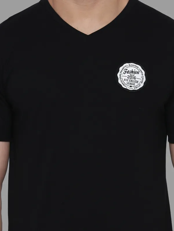 Black_Cotton_Blend_V_Neck_Half_Sleeve_T_Shirt_For_Men