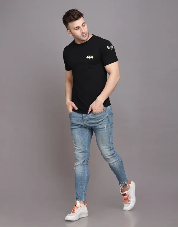 Black_Cotton_Blend_Round_Neck_Half_Sleeve_T-Shirt_For_Men