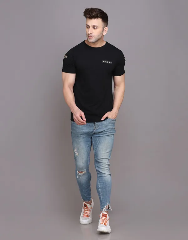 Black_Cotton_Blend_Round_Neck_Half_Sleeve_T-Shirt_For_Men