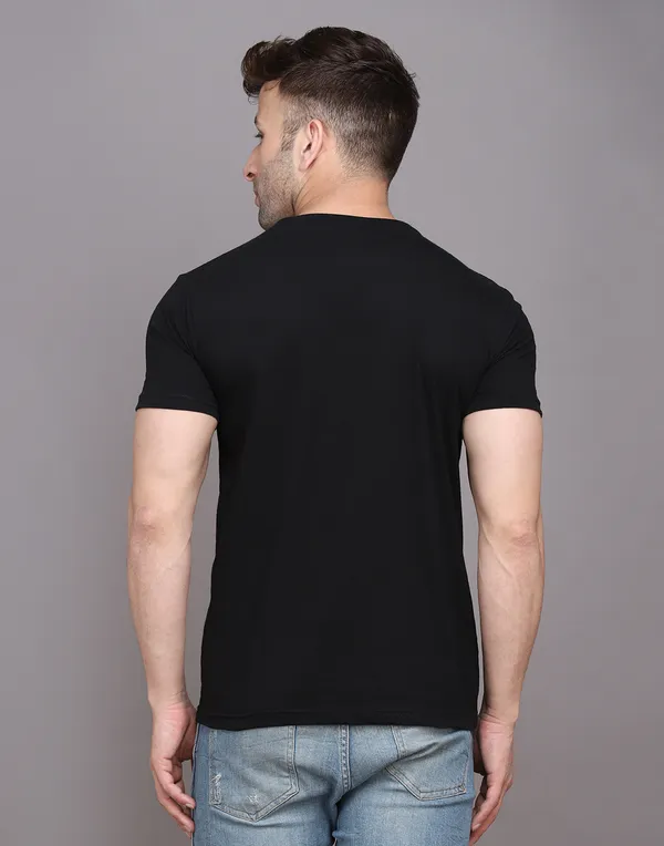 Black_Cotton_Blend_Round_Neck_Half_Sleeve_T_Shirt_For_Men