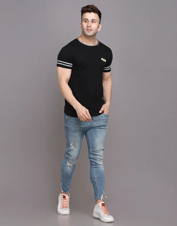 Black_Cotton_Blend_Round_Neck_Half_Sleeve_T_Shirt_For_Men