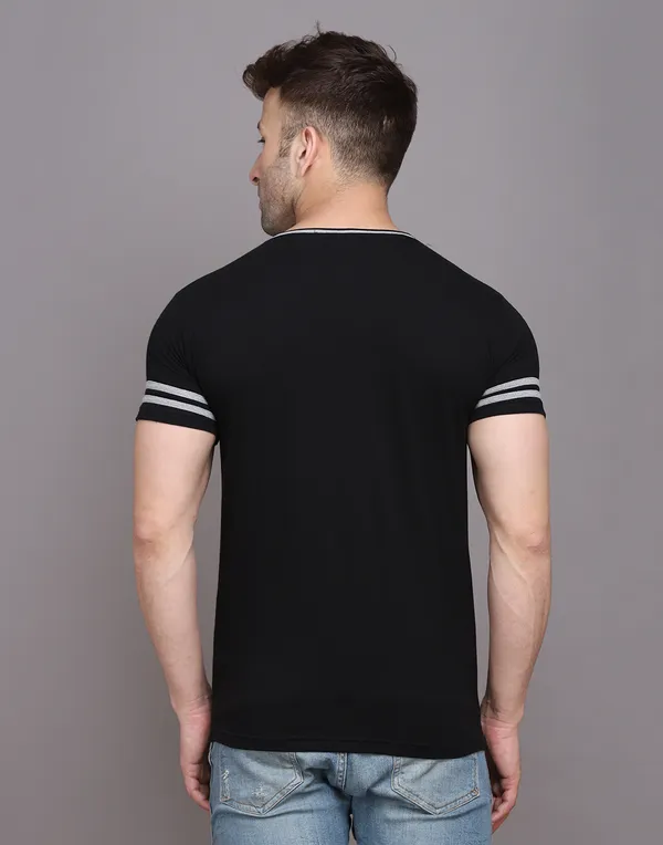 Black_Cotton_Blend_Round_Neck_Half_Sleeve_T_Shirt_For_Men
