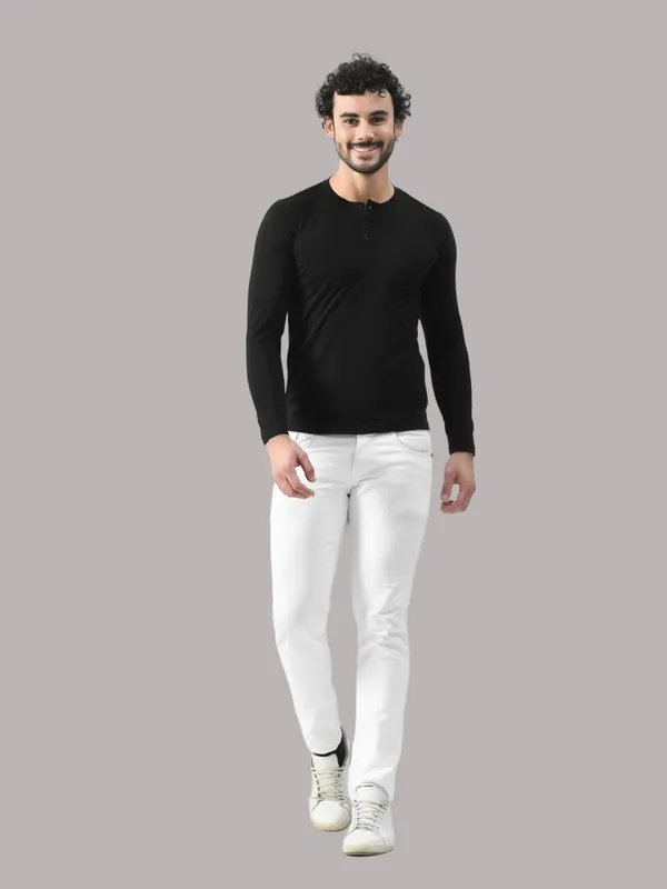 Black_Cotton_Blend_Henley_Neck_Full_Sleeve_T_Shirt_For_Men