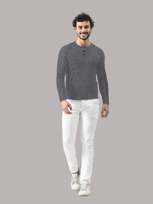 Grey_Cotton_Blend_Henley_Neck_Full_Sleeve_T_Shirt_For_Men
