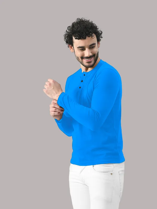 Blue_Cotton_Blend_Henley_Neck_Full_Sleeve_T_Shirt_For_Men