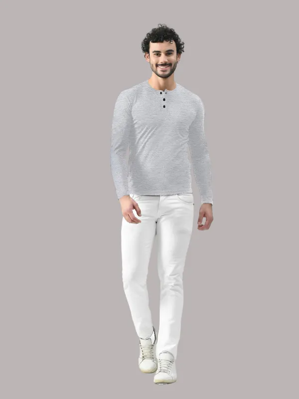 Silver_Cotton_Blend_Henley_Neck_Full_Sleeve_T_Shirt_For_Men