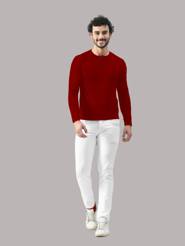 Maroon_Cotton_Blend_Henley_Neck_Full_Sleeve_T_Shirt_For_Men