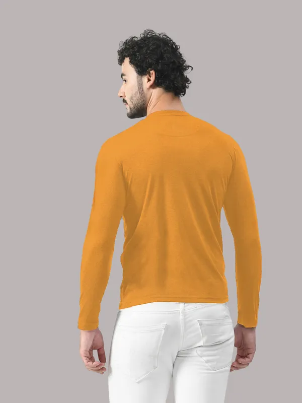 Mustard_Cotton_Blend_Henley_Neck_Full_Sleeve_T_Shirt_For_Men
