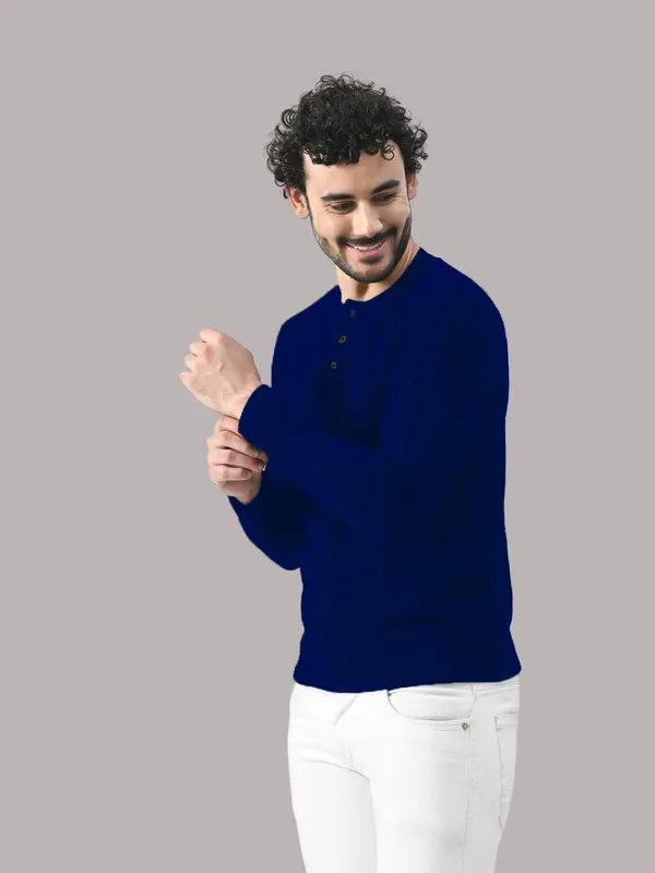 Dark_Blue_Cotton_Blend_Henley_Neck_Full_Sleeve_T_Shirt_For_Men
