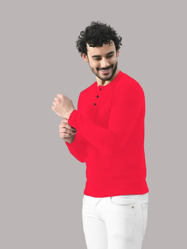 Red_Cotton_Blend_Henley_Neck_Full_Sleeve_T_Shirt_For_Men