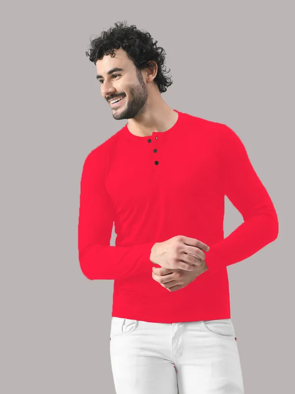 Red_Cotton_Blend_Henley_Neck_Full_Sleeve_T_Shirt_For_Men