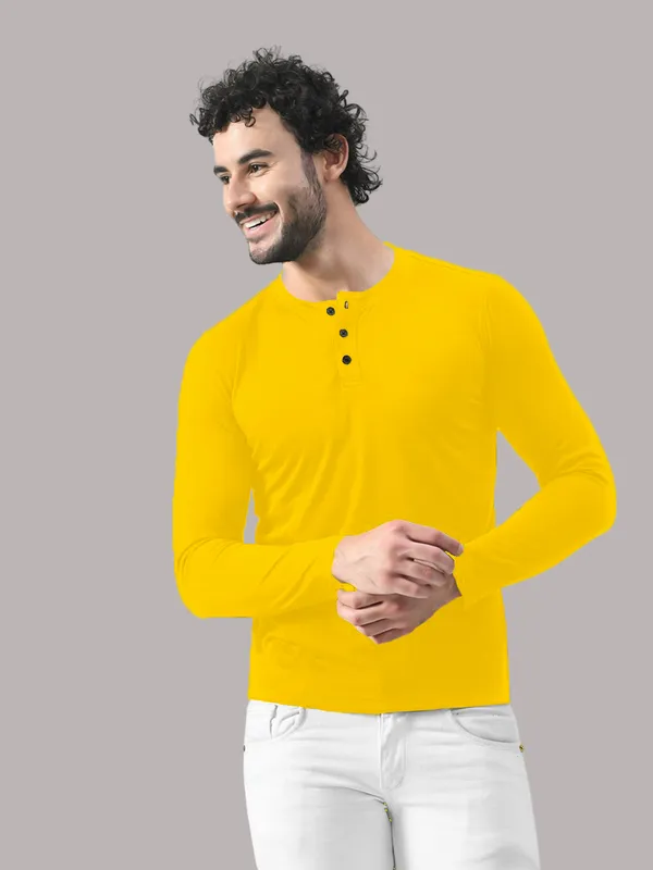 Yellow_Cotton_Blend_Henley_Neck_Full_Sleeve_T_Shirt_For_Men