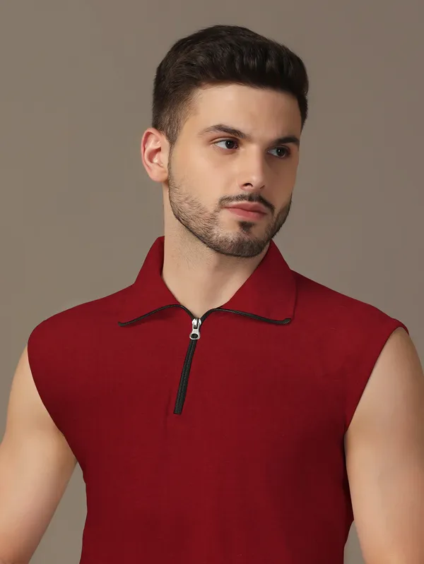 Maroon_Cotton_Blend_Polo_Neck_Sleeveless_T_Shirt_For_Men
