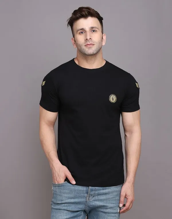 Black_Cotton_Blend_Round_Neck_Half_Sleeve_T_Shirt_For_Men