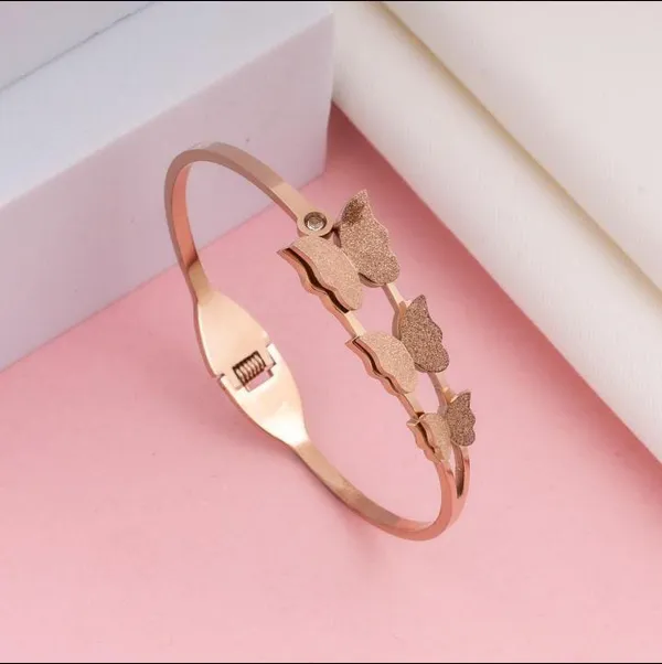 Gold_Elegant_Adjustable_Heart_Bracelet_Jewelry_For_Women