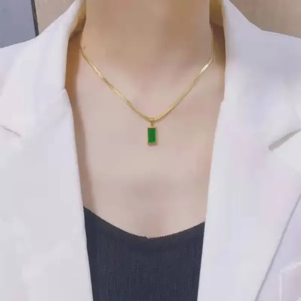 Gold_Plated_Stone_Studded_Pendant_With_Chain_For_Women