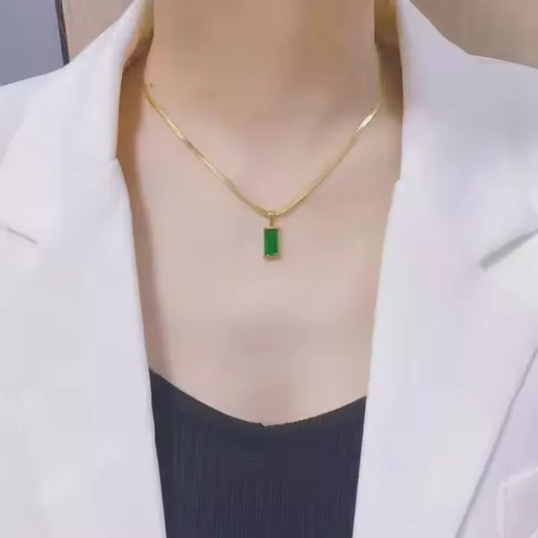 Gold_Plated_Stone_Studded_Pendant_With_Chain_For_Women