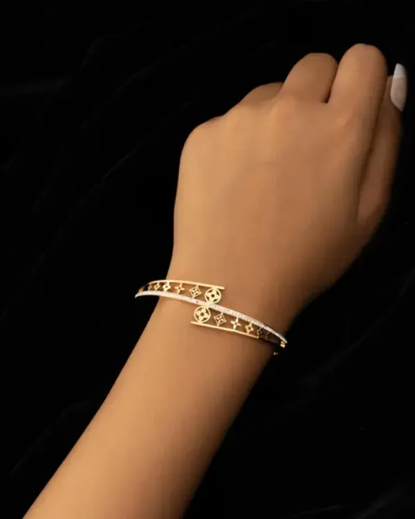 Multicolor_Designer_Cutout_Bracelet_For_Women