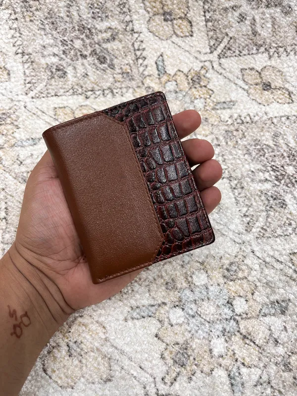 Brown_Leather_Croco_Card_Holder_For_Men_And_Women