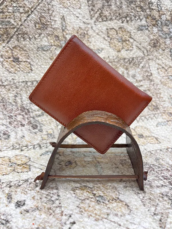 Tan_Leather_Card_Holder_For_Men_And_Women
