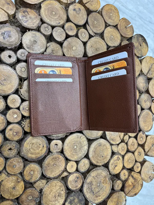 Tan_Leather_Card_Holder_For_Men_And_Women
