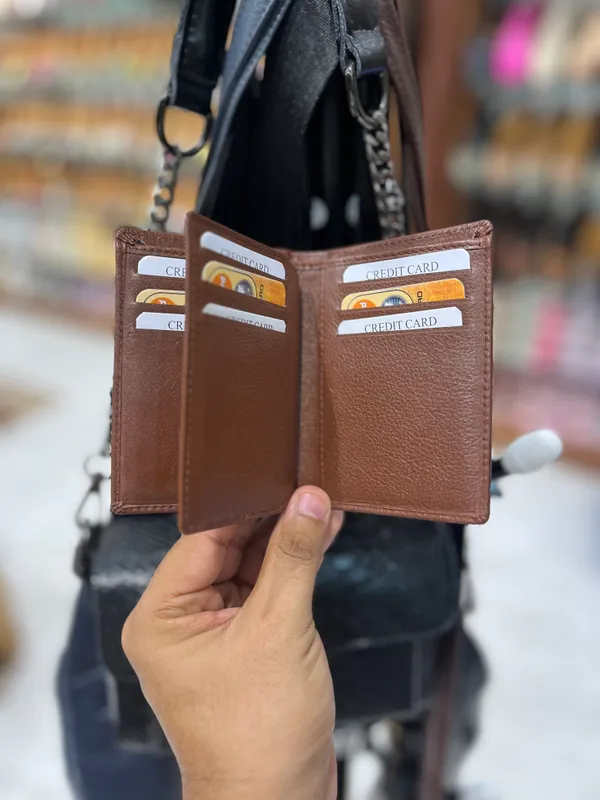 Tan_Leather_Card_Holder_For_Men_And_Women