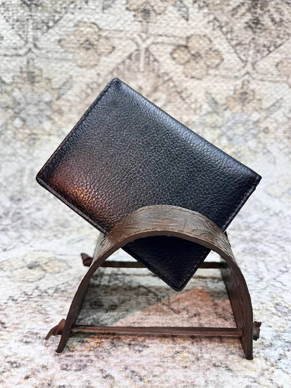 Black_Leather_Card_Holder_For_Men_And_Women
