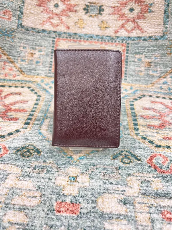 Brown_Leather_Card_Holder_For_Men_And_Women