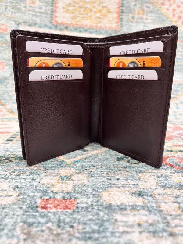 Brown_Leather_Card_Holder_For_Men_And_Women