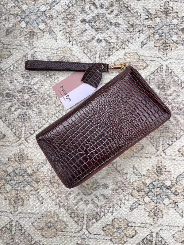 Brown_Leather_Zip_Wallet_For_Women