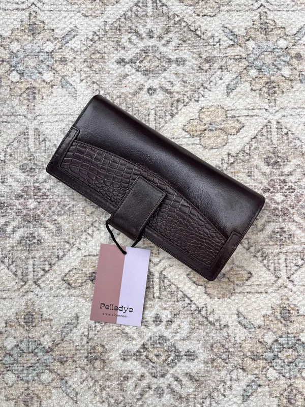 Black_Leather_Croco_Wristlet_For_Women