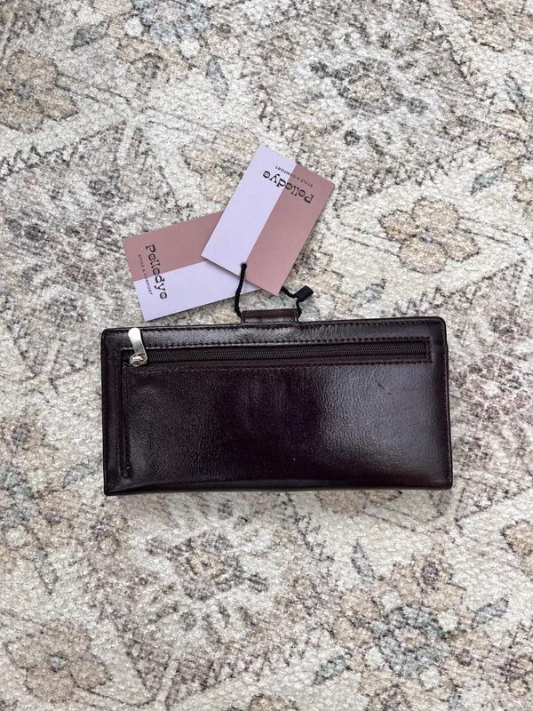Black_Leather_Croco_Wristlet_For_Women