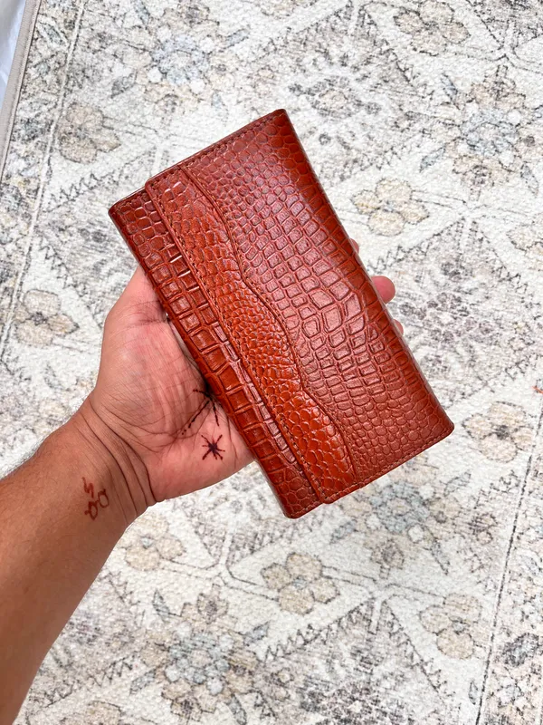 Tan_Leather_Croco_Wristlet_For_Women