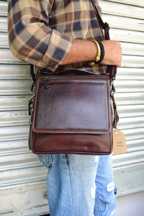 Brown_Leather_Travel_Kit_Pouch_For_Women
