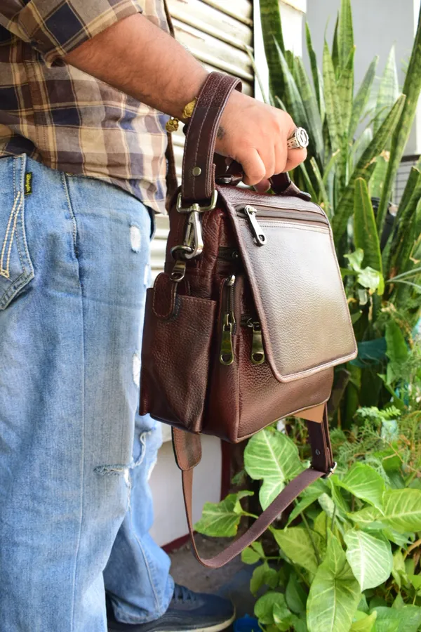 Brown_Leather_Travel_Kit_Pouch_For_Women