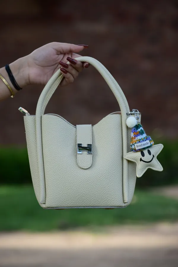 Cream_Leather_Structured_Handbag_For_Women