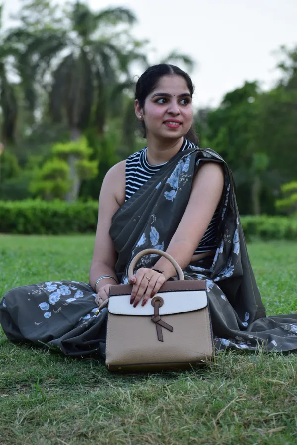 Brown_Cream_Leather_Twin_Handle_Hand_Purse_For_Women