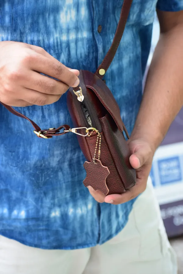Brown_Leather_Mobile_Pouch_For_Women