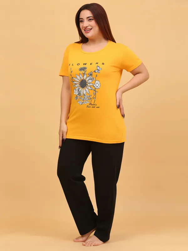 WOMEN_SHORT_TSHIRT_FLOWERS(MUSTARD)_LOWER(BLACK)