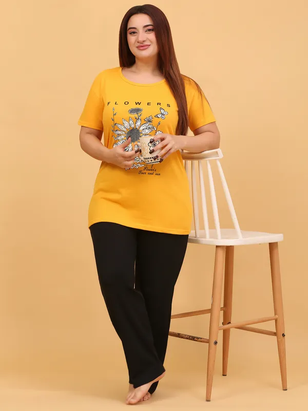 WOMEN_SHORT_TSHIRT_FLOWERS(MUSTARD)_LOWER(BLACK)
