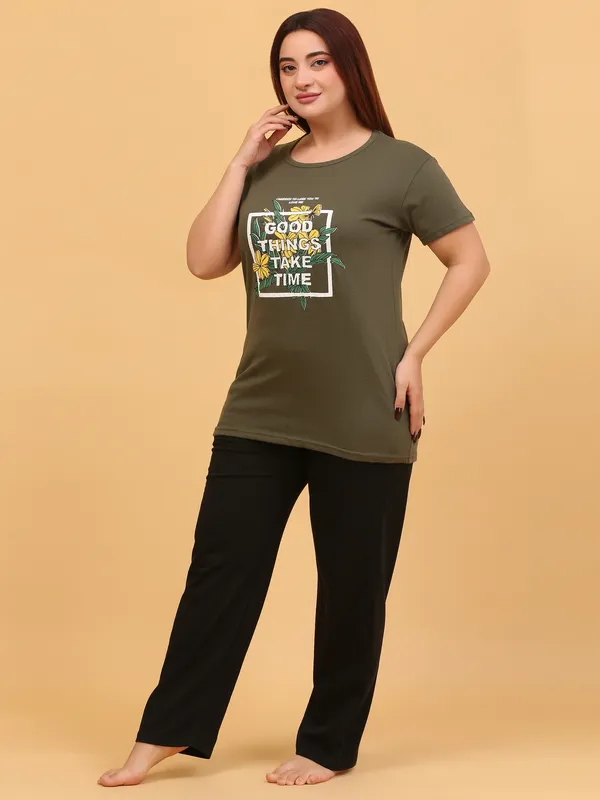 WOMEN_SHORT_TSHIRT_GOOD_THINGS(OLIVE)_LOWER(BLACK)