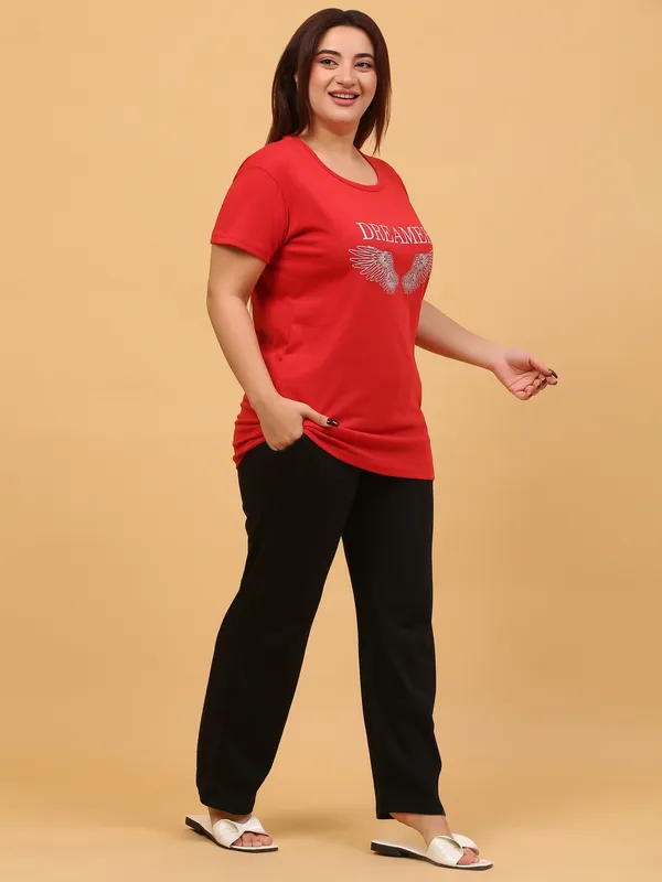 WOMEN_SHORT_TSHIRT_DREAMER(RED)_LOWER(BLACK)