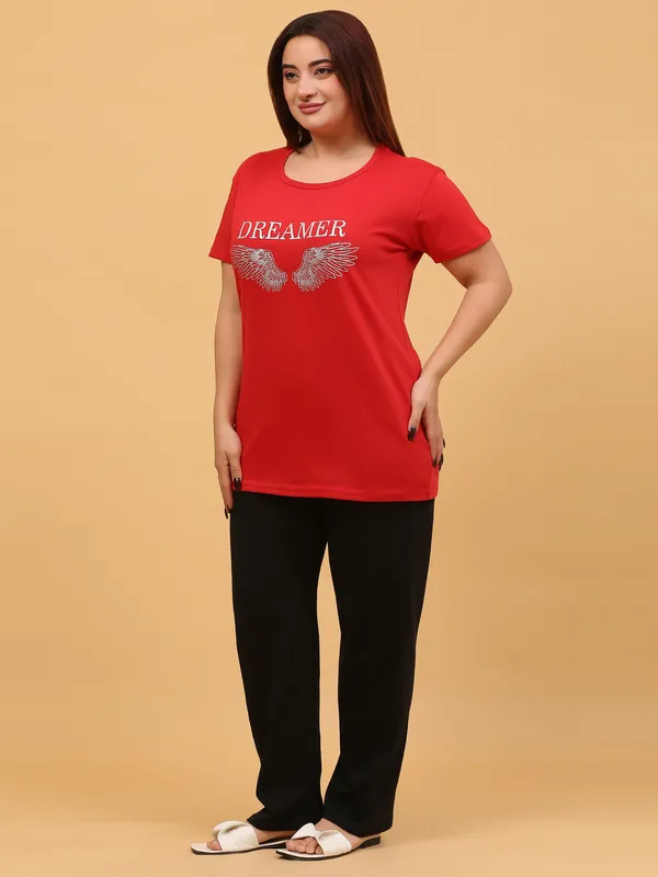 WOMEN_SHORT_TSHIRT_DREAMER(RED)_LOWER(BLACK)