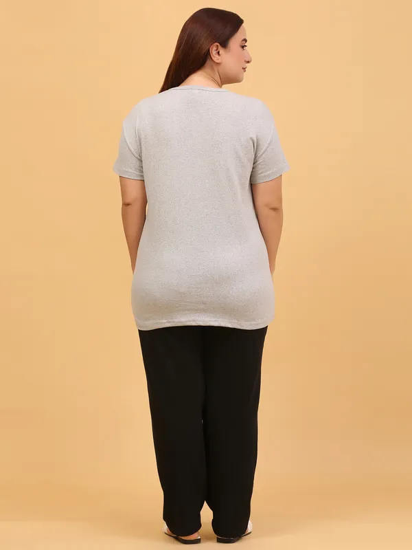 WOMEN_SHORT_TSHIRT_A_SMILE_(GREY)_LOWER(BLACK)