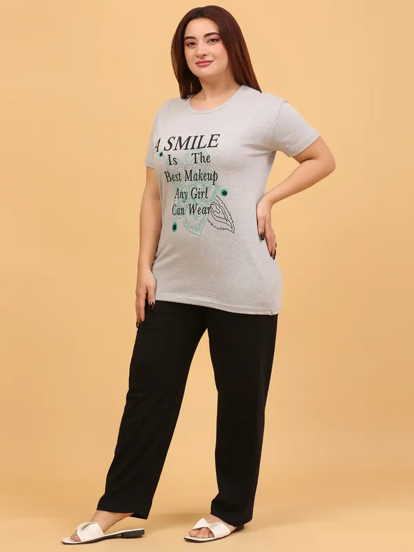 WOMEN_SHORT_TSHIRT_A_SMILE_(GREY)_LOWER(BLACK)