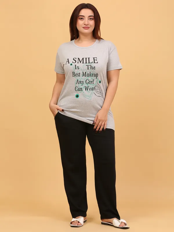 WOMEN_SHORT_TSHIRT_A_SMILE_(GREY)_LOWER(BLACK)