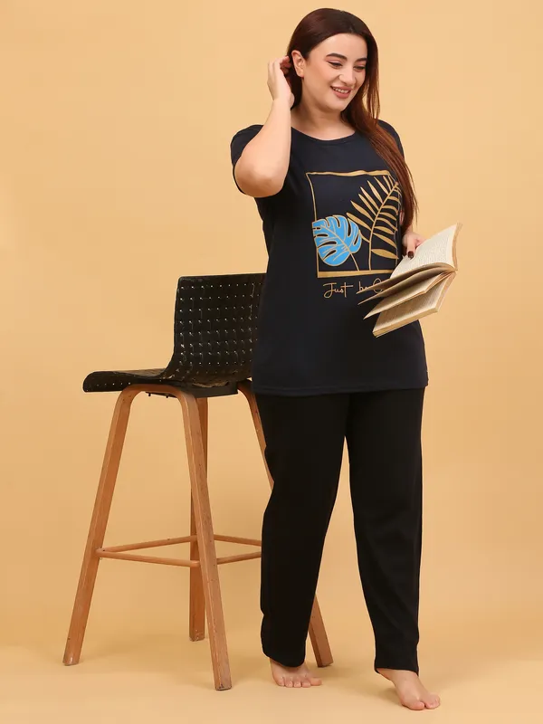 WOMEN_SHORT_TSHIRT_LEAF_(NAVY)_LOWER(BLACK)