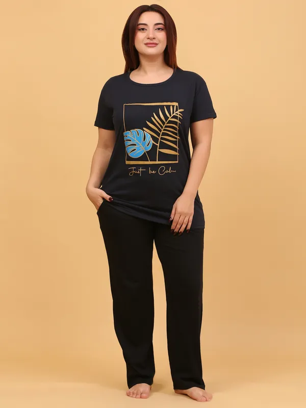 WOMEN_SHORT_TSHIRT_LEAF_(NAVY)_LOWER(BLACK)