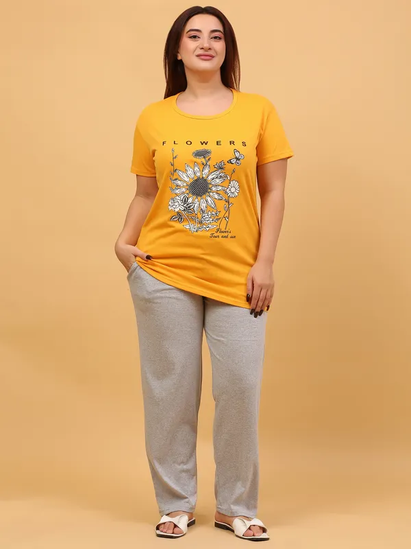 WOMEN_SHORT_TSHIRT_FLOWERS(MUSTARD)_LOWER(GREY)